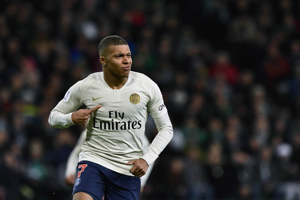 梵超 狂欢绿茵场上